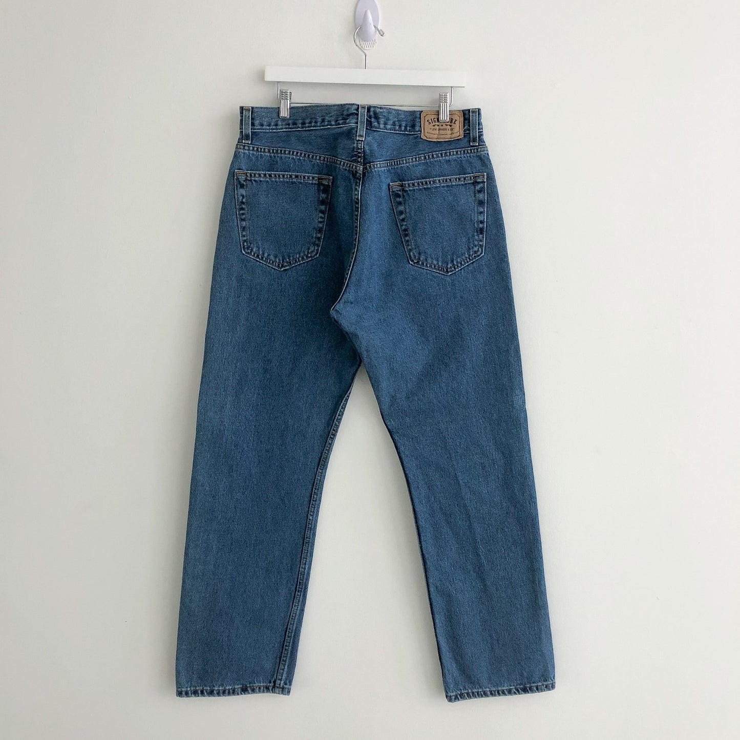 Levi’s Signature Medium Wash Denim Jeans
