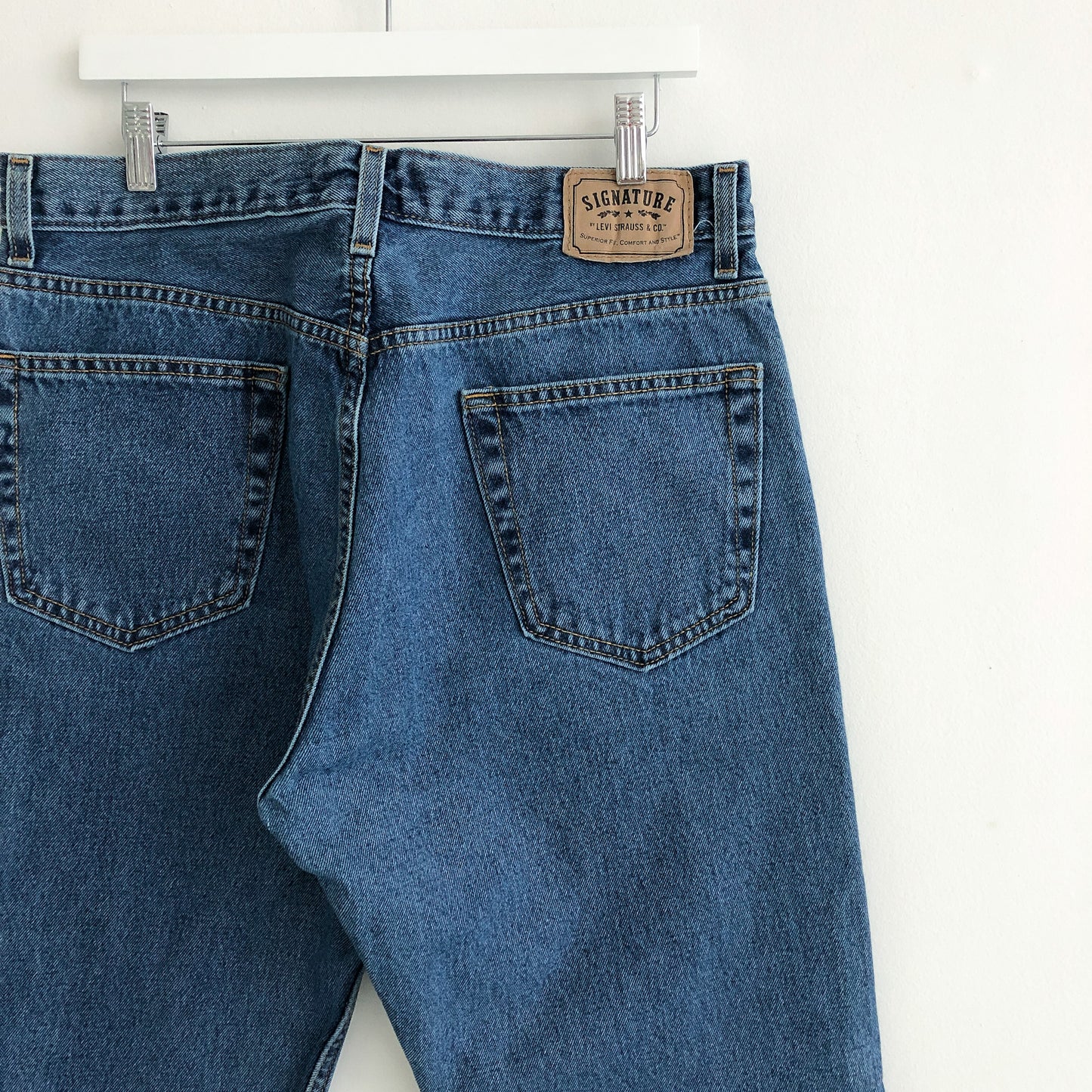 Levi’s Signature Medium Wash Denim Jeans