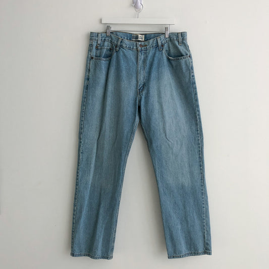 Y2K Levi’s Signature Denim Jeans